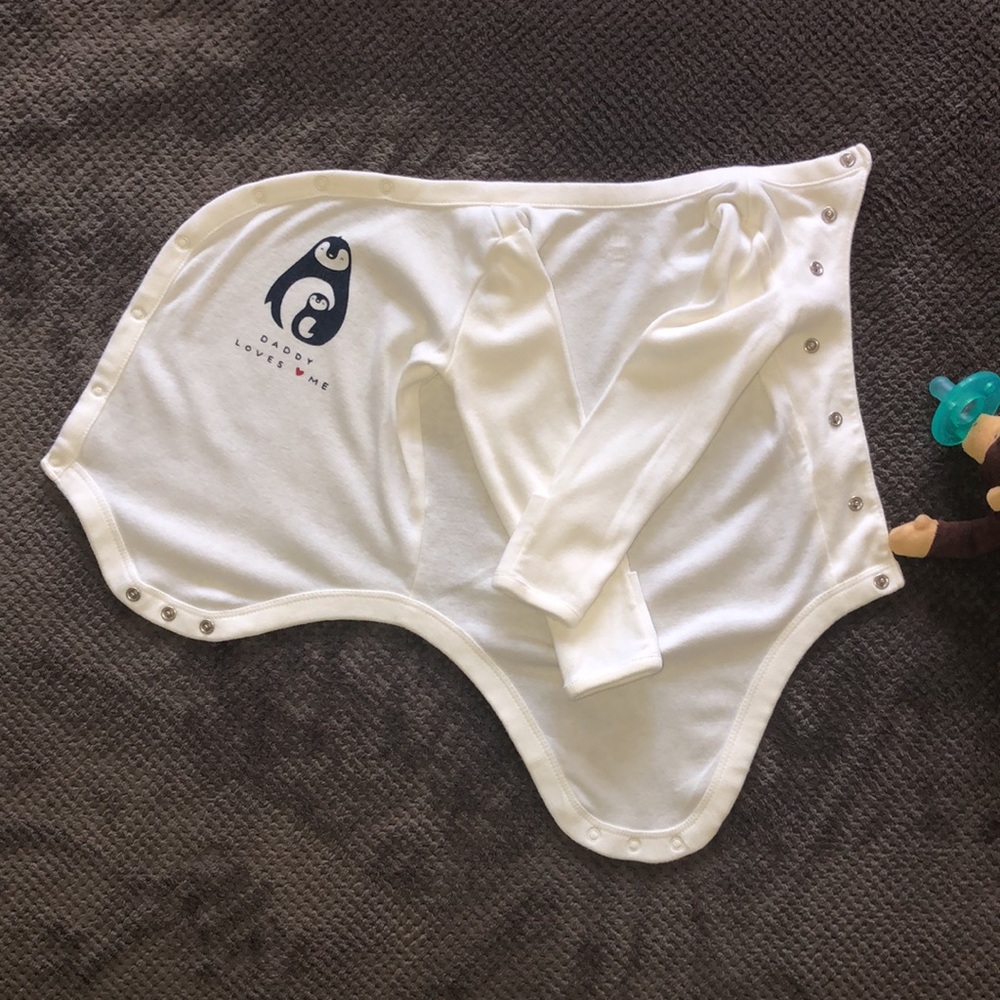 🐧 Daddy ❤️’s Me Penguin Onesie 🐧 - Picture 4 of 6